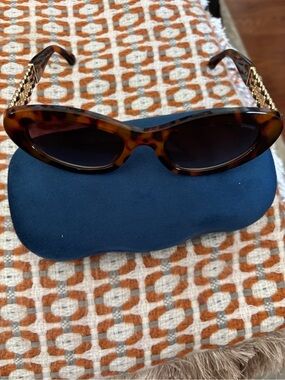 Tortoiseshell Cat-Eye Sunglasses with Gold Chain Temples